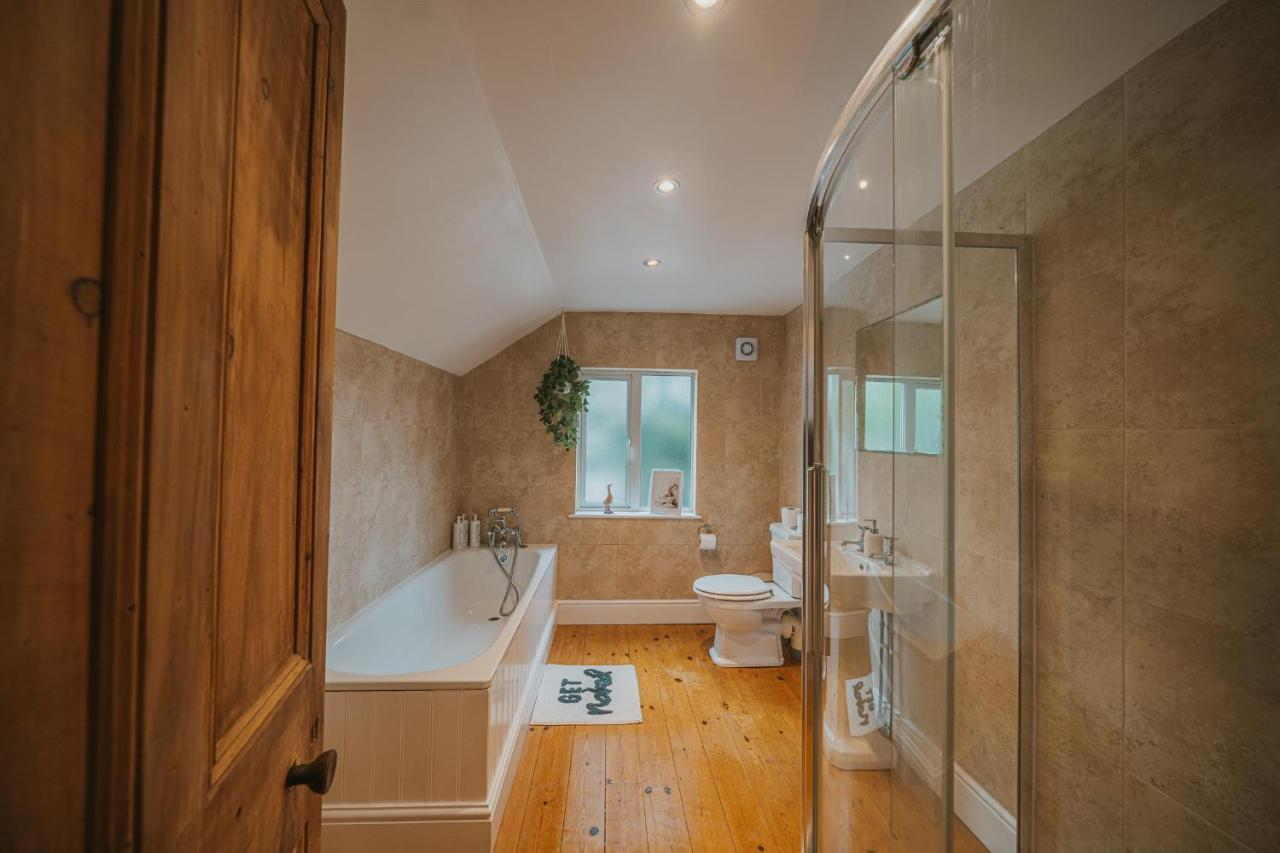 Cotswolds- Homely 2 Bed House With Garden, Wifi - Esho Stays Cirencester Exterior foto