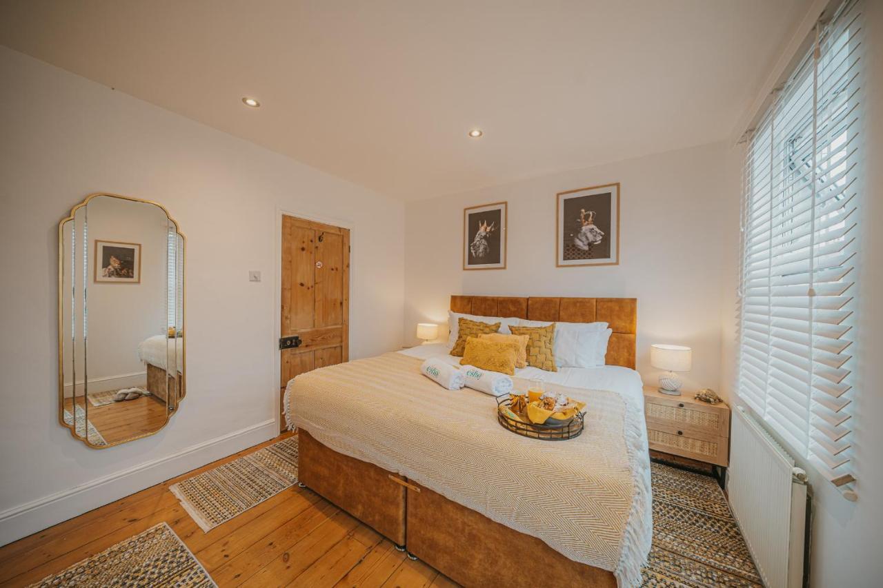 Cotswolds- Homely 2 Bed House With Garden, Wifi - Esho Stays Cirencester Exterior foto