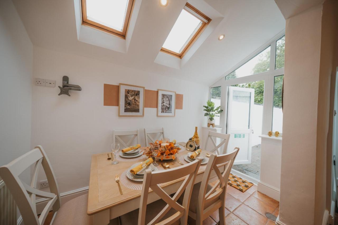 Cotswolds- Homely 2 Bed House With Garden, Wifi - Esho Stays Cirencester Exterior foto